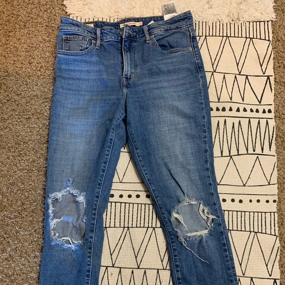 Womens Levi’s jeans - Picture 2 of 3
